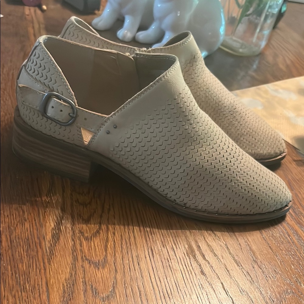 Lucky Brand Beige Ankle Boots LIKE NEW